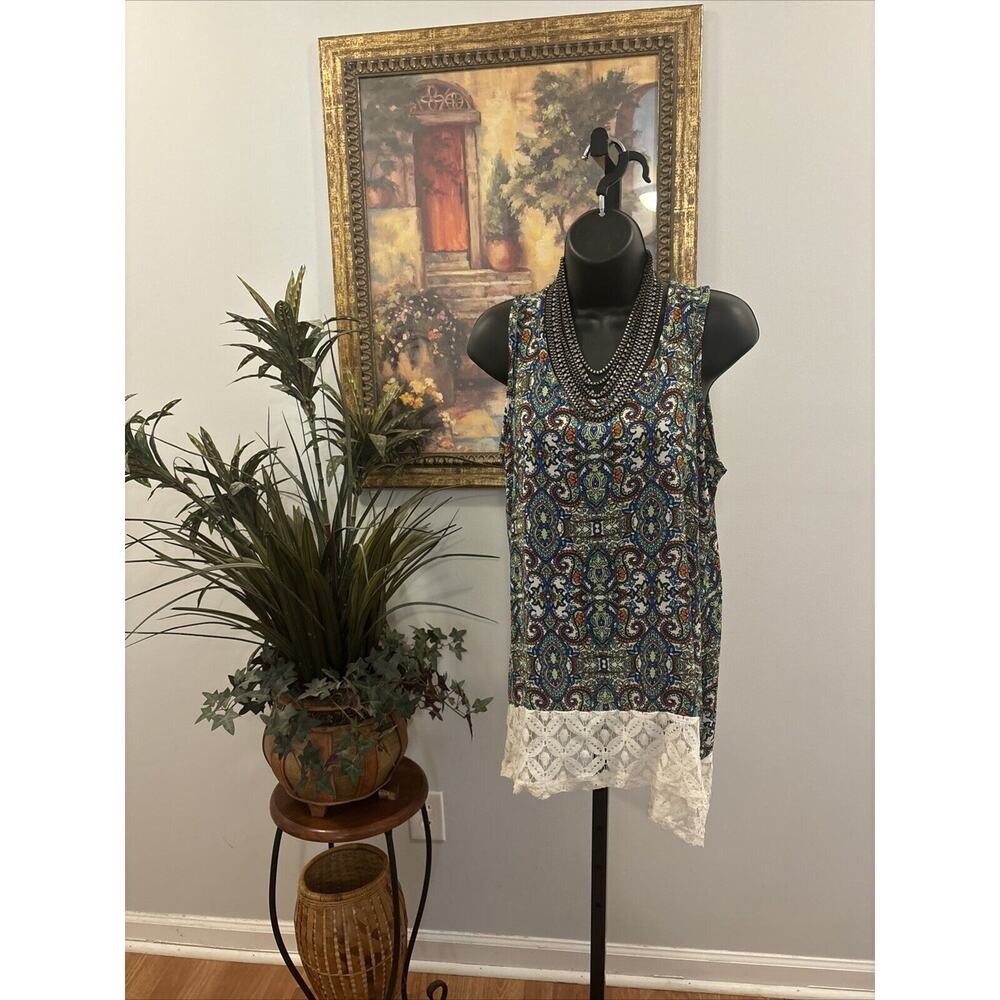 Cha Cha Vente Women PL V-Neck Sleeveless Bohemian Paisley Lace Hem Asymmetrical